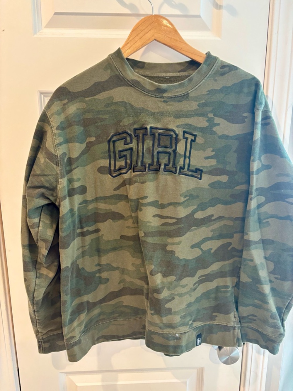 Girl Skateboards Arch Camo embroidered Crew Sweatshirt